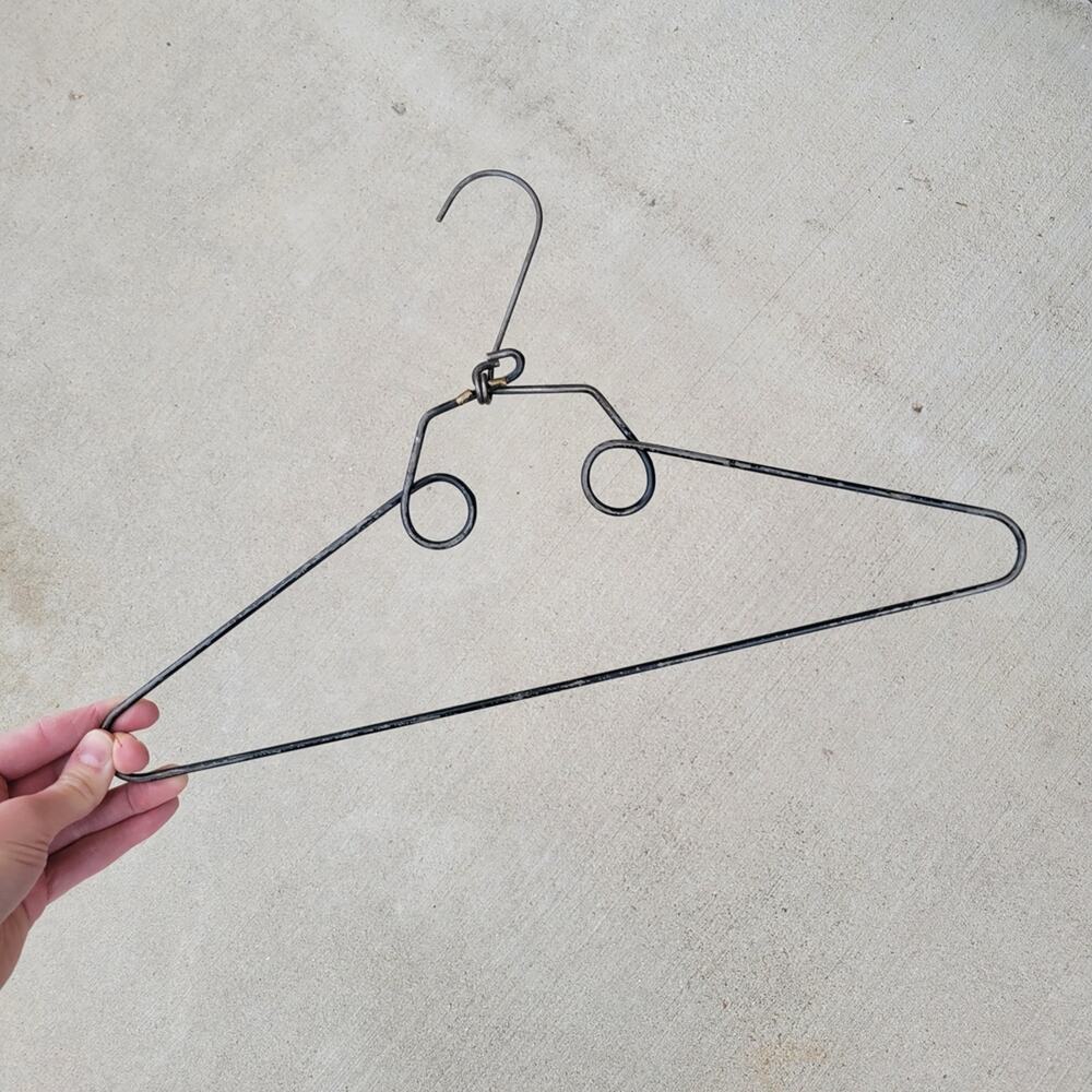 Antique WW2 Metal Wire Folding Hangers Set Of 4 - Picture 3 of 5